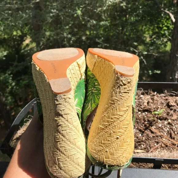 Tahari Wedge Sling back heels Size 9 - Picture 5 of 8